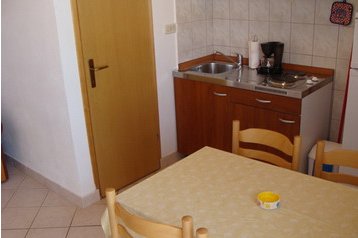 Pension de famille Arbanija 6
